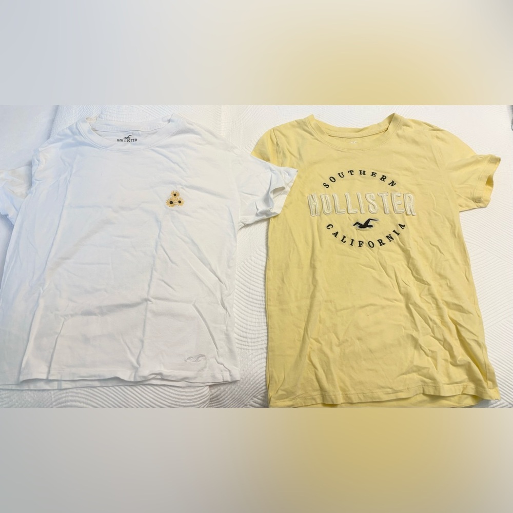 XS Hollister Yellow & White T-Shirts Lot Of 2